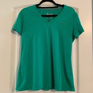 Nike Dri-Fit Athletic T-Shirt Size Large